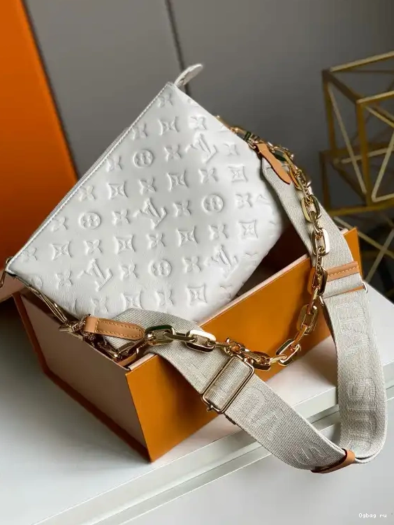 PM LOUIS VUITTON COUSSIN 0630